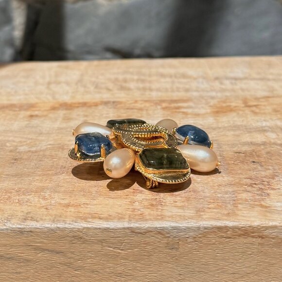 Chanel Vintage 97A CC Gripoix Byzantine Gold-tone Brooch - Picture 6 of 10